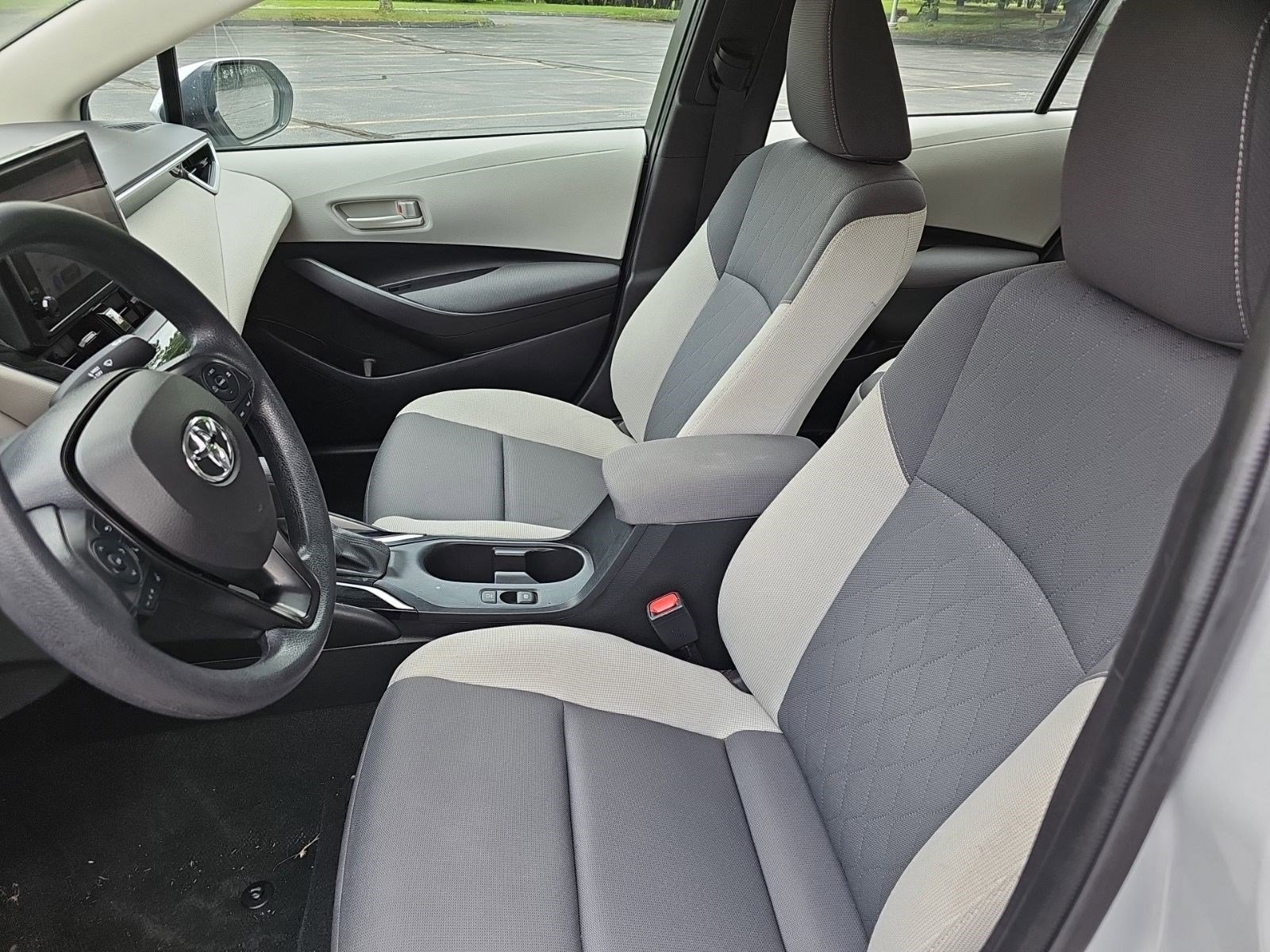 Used 2024 Toyota Corolla LE FWD image 17