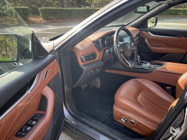 Used 2021 Maserati Levante image 4