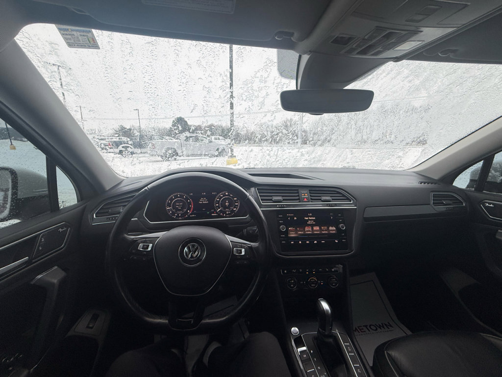 Used 2018 Volkswagen Tiguan SEL Premium image 13