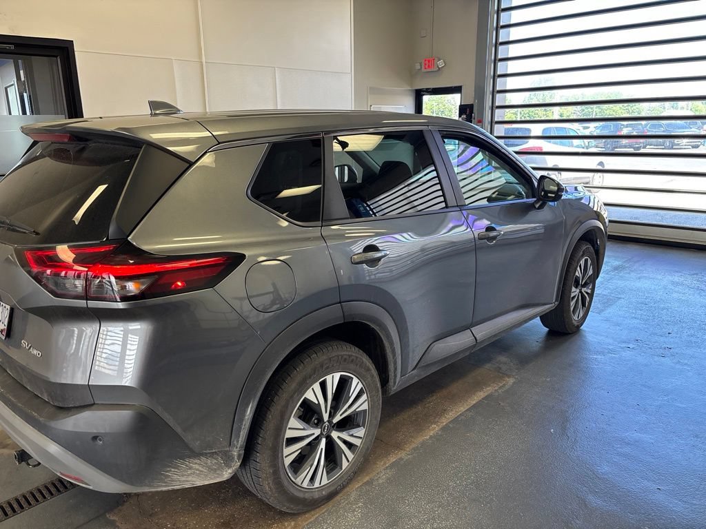 Used 2022 Nissan Rogue SV AWD/4WD image 9
