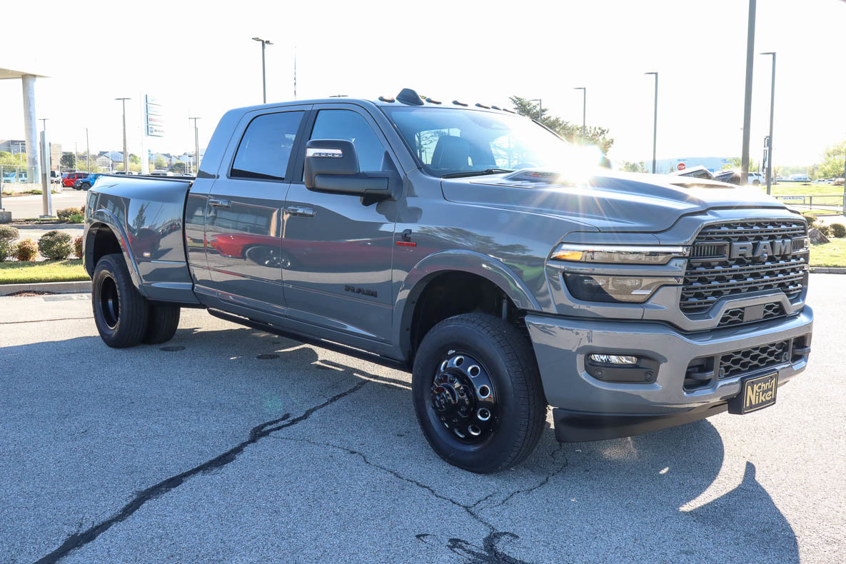 New 2026 RAM 3500 Limited AWD/4WD image 3