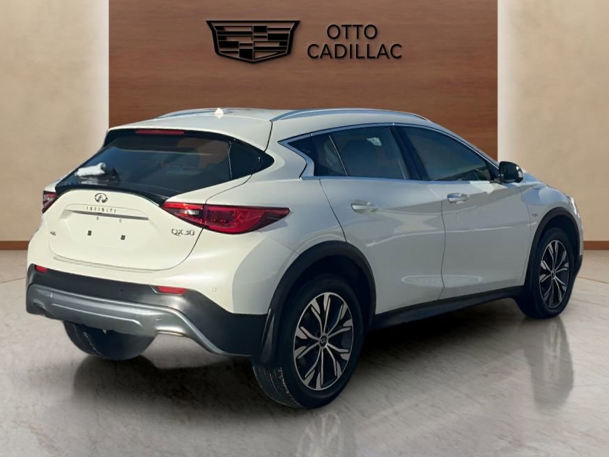 Used 2018 INFINITI QX30 Premium w/ Cargo Package image 4