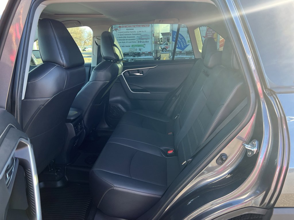 Used 2021 Toyota RAV4 Limited image 22