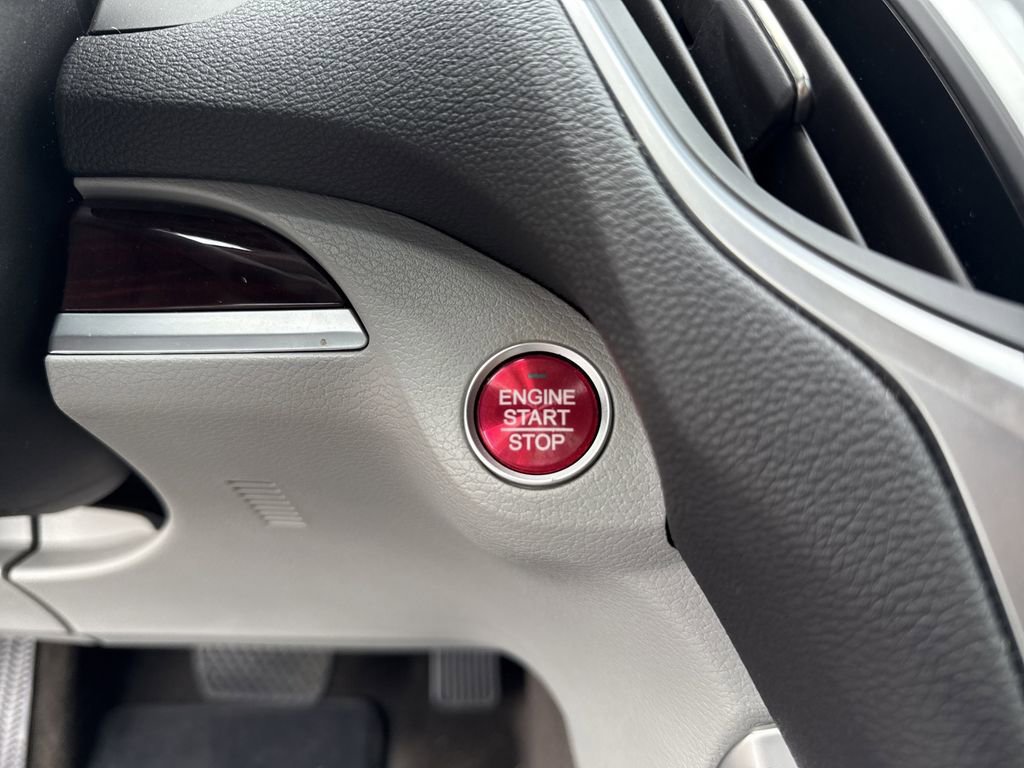 Used 2015 Acura TLX FWD image 18