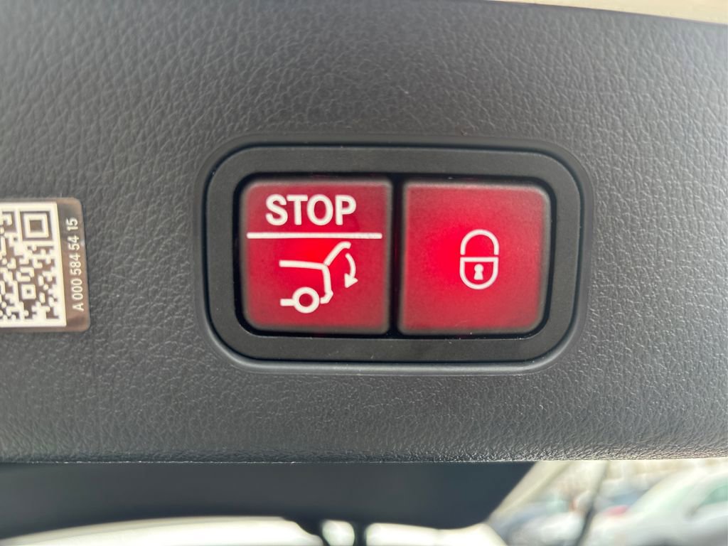 Used 2023 Mercedes-Benz GLC 300 image 14