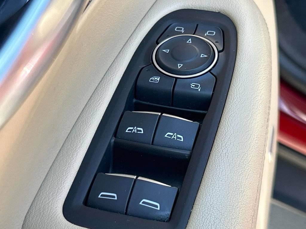 Used 2017 Cadillac XT5 Premium Luxury FWD image 30