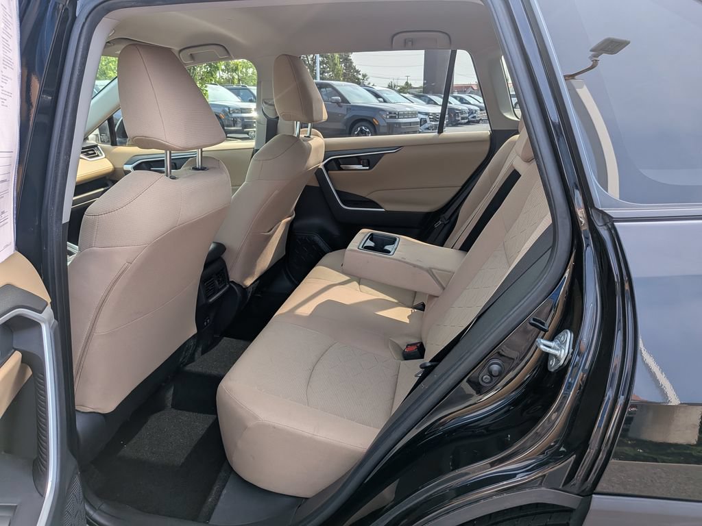 Used 2020 Toyota RAV4 XLE w/ All Weather Liner Package AWD/4WD image 30