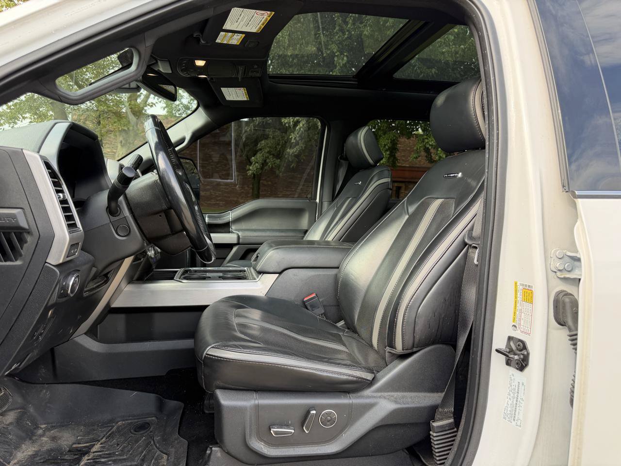 Used 2019 Ford F350 Platinum w/ Platinum Ultimate Package AWD/4WD image 7