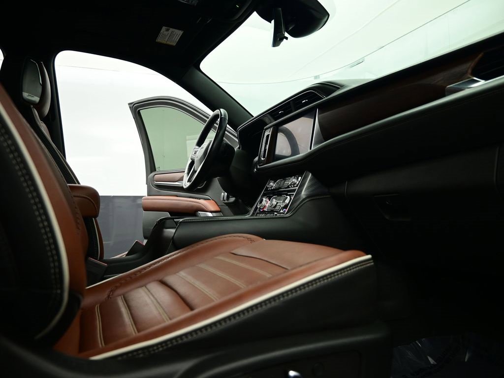 Used 2023 GMC Yukon XL Denali Ultimate image 32