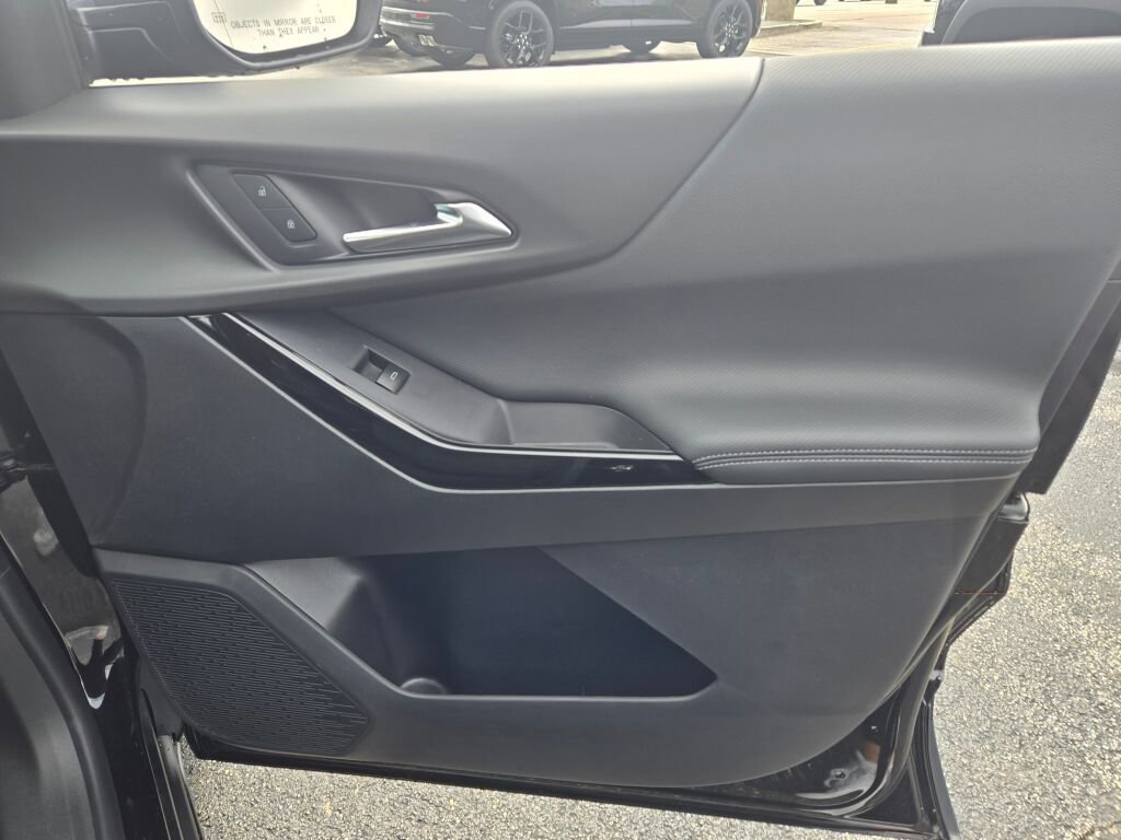 New 2026 Chevrolet Equinox LT w/ Safety and Technology Package FWD image 6