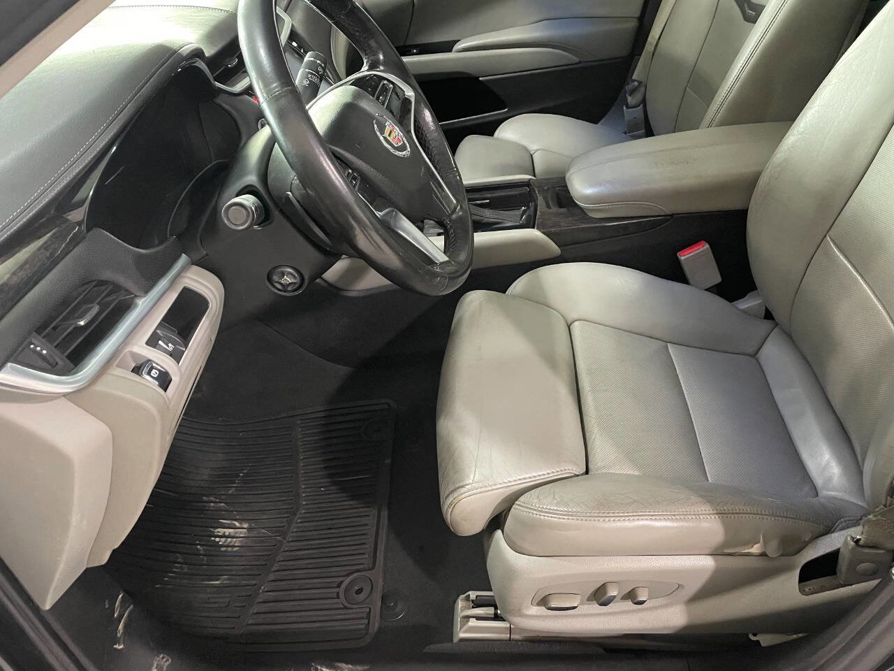 Used 2013 Cadillac XTS Luxury w/ Driver Awareness Package image 15