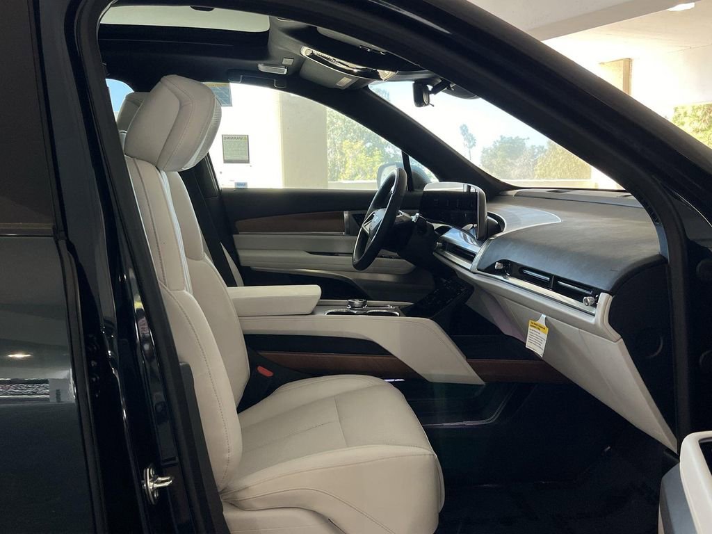 New 2026 Cadillac Vistiq Luxury image 35