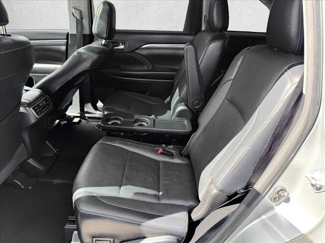 Certified 2018 Toyota Highlander Limited Platinum AWD/4WD image 17