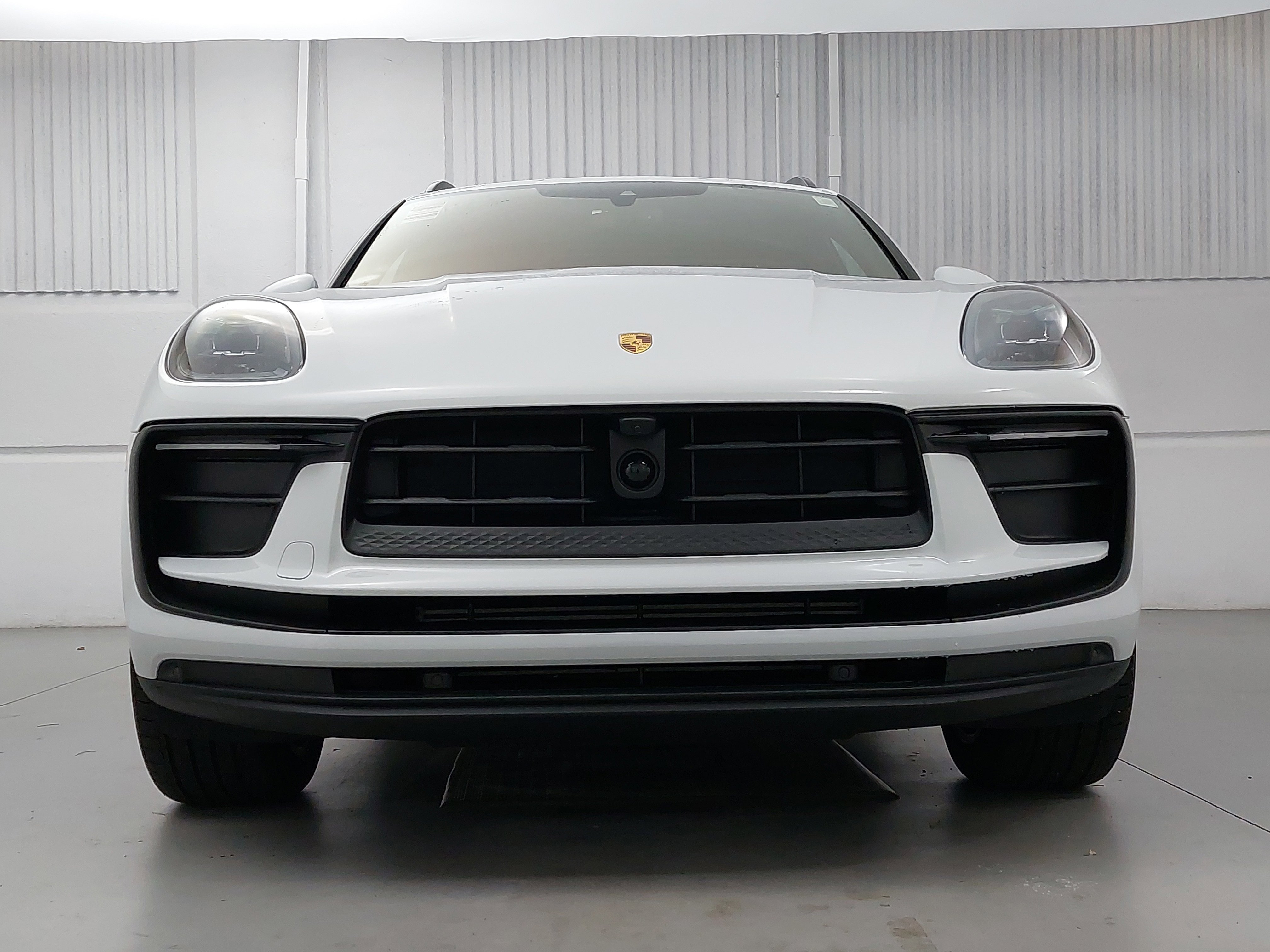 Used 2025 Porsche Macan image 10