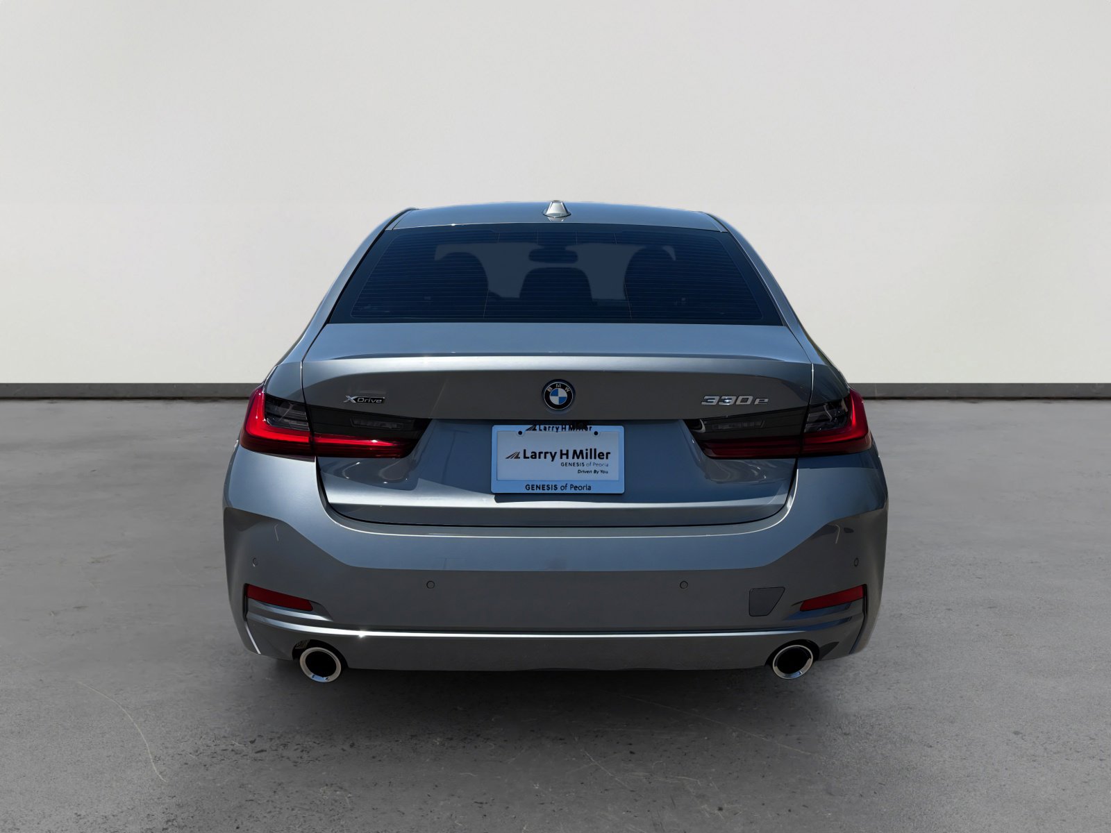 Used 2023 BMW 330e xDrive w/ Premium Package AWD/4WD image 4