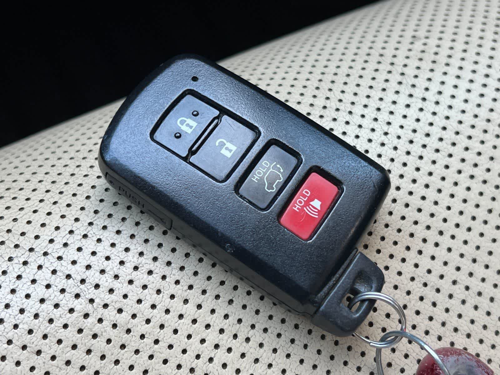 Used 2015 Toyota Highlander Limited FWD image 30