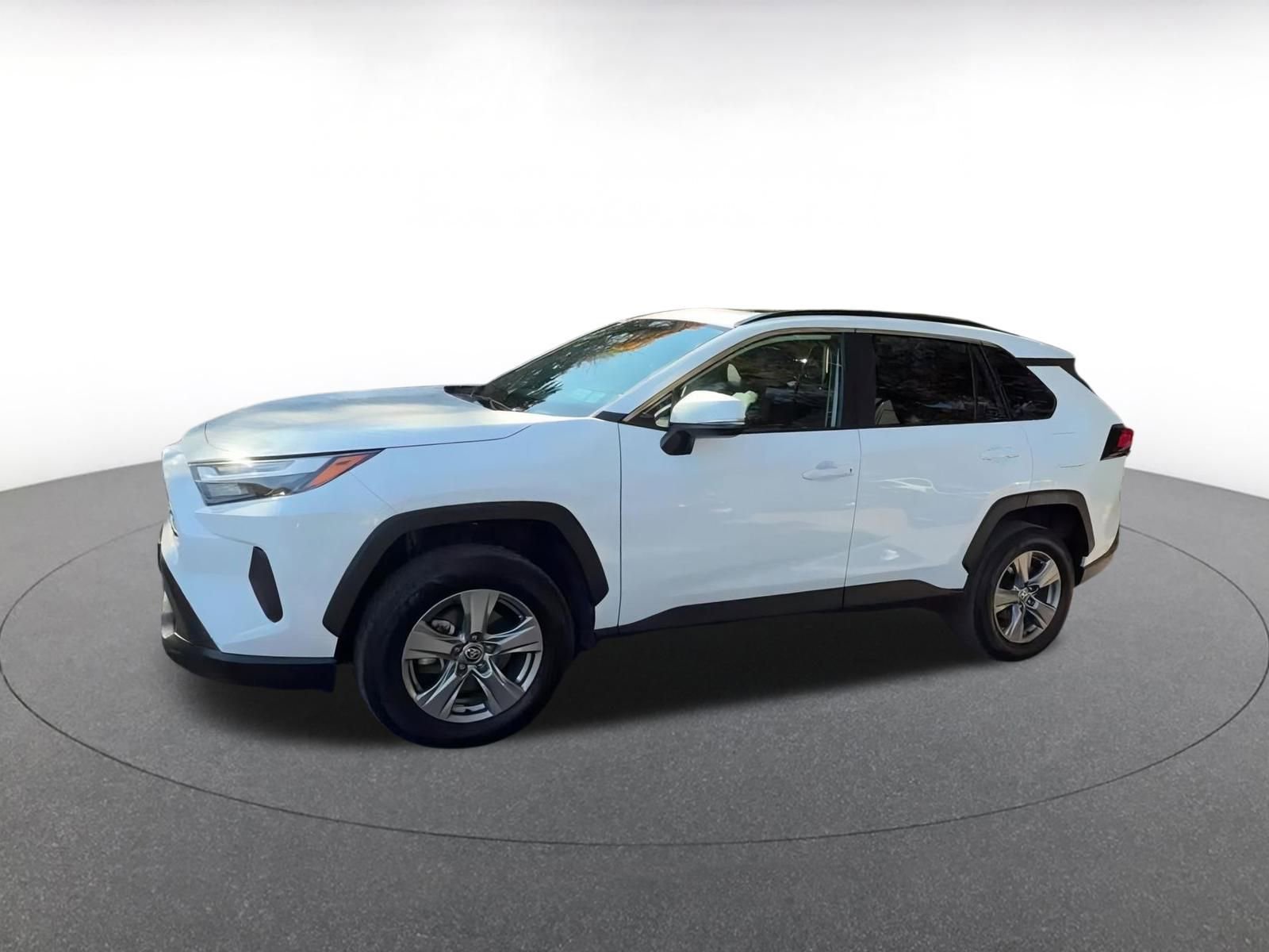 Used 2025 Toyota RAV4 XLE image 8