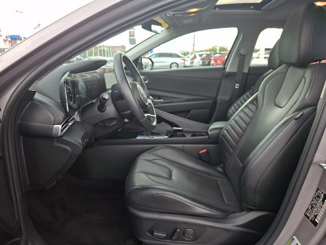 Used 2023 Hyundai Elantra Limited FWD image 13