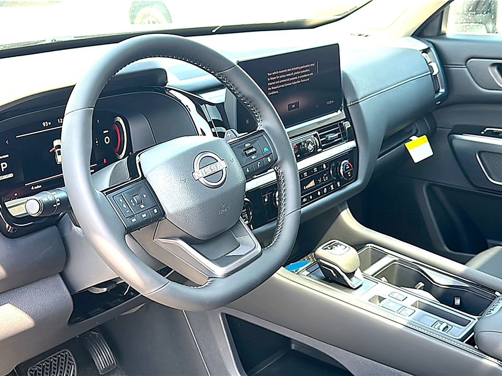 New 2026 Nissan Pathfinder SL w/ SL Premium Package FWD image 9