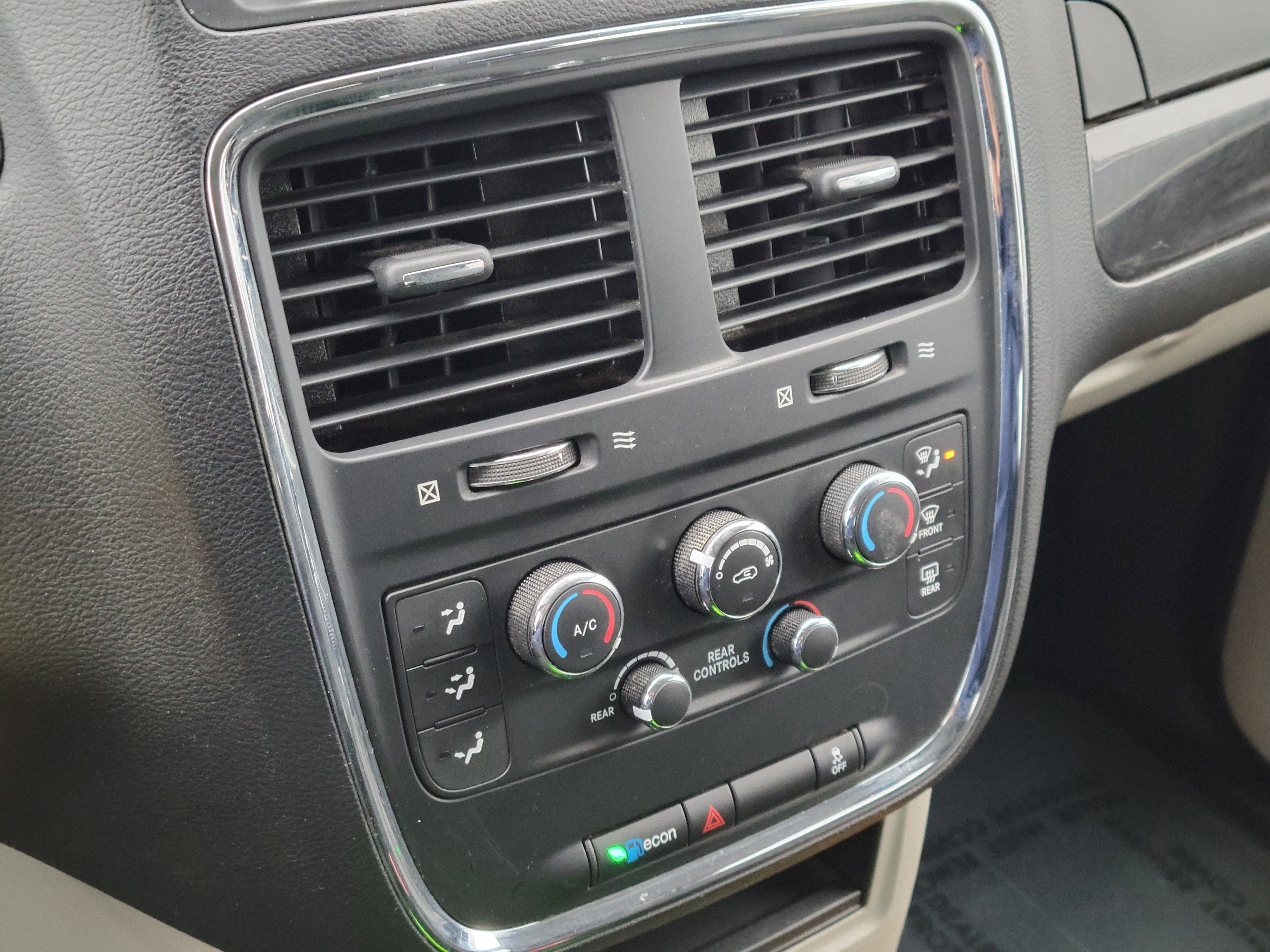 Used 2017 Dodge Grand Caravan SE w/ Power Window Group image 16