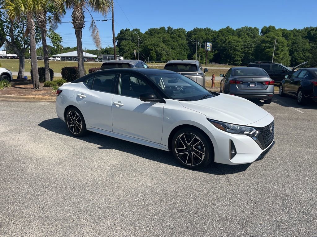 Used 2025 Nissan Sentra SR w/ SR Premium Package image 1