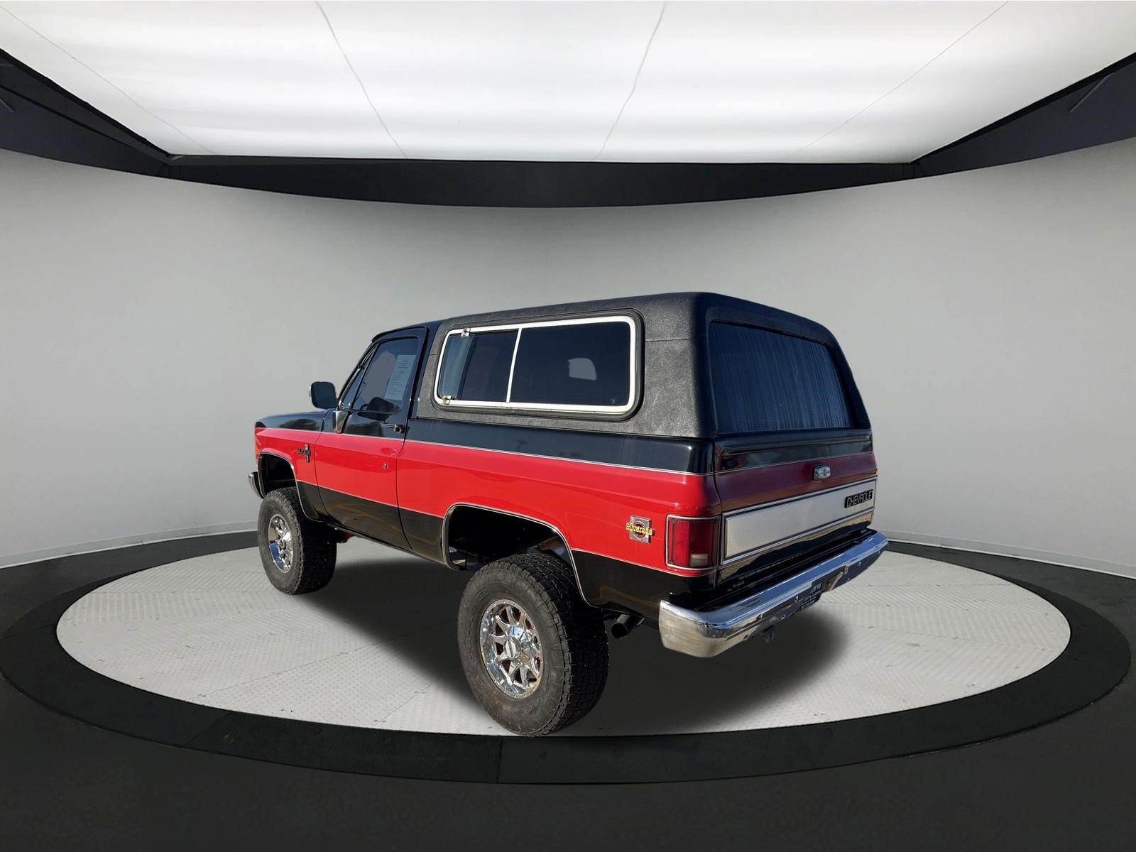 Used 1988 Chevrolet Blazer 4WD image 4