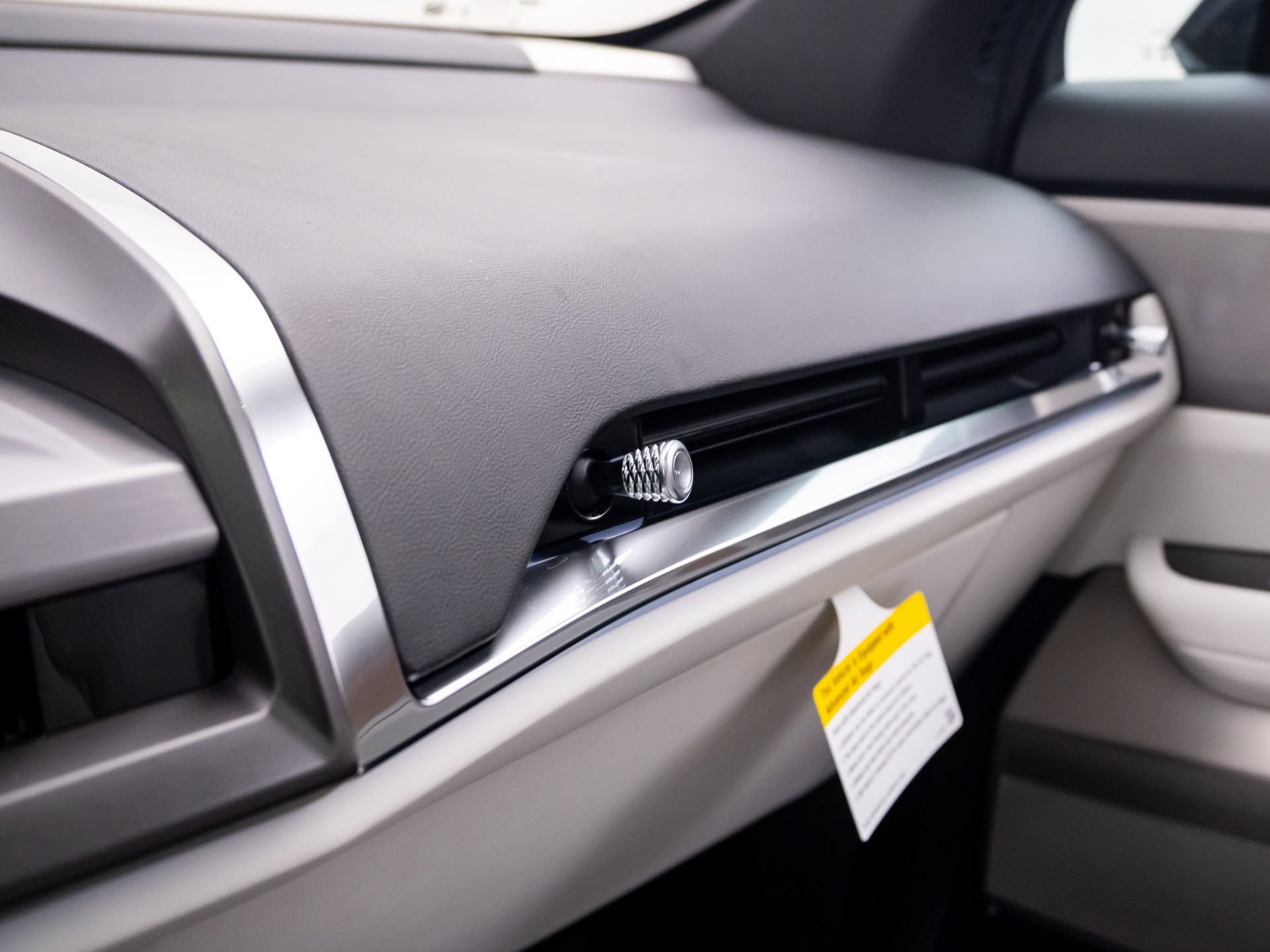 New 2026 Cadillac Vistiq Sport w/ LPO, Floor Liner Package AWD/4WD image 28