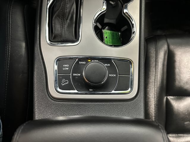 Used 2022 Jeep Grand Cherokee Limited AWD/4WD image 25