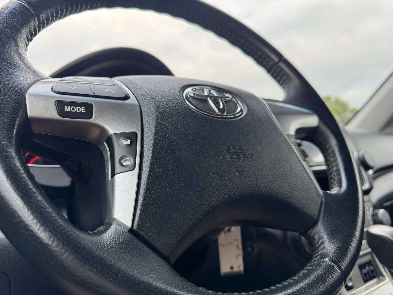 Used 2013 Toyota Highlander SE image 14