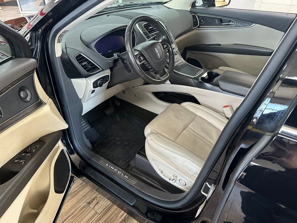 Used 2019 Lincoln Nautilus Reserve FWD image 9