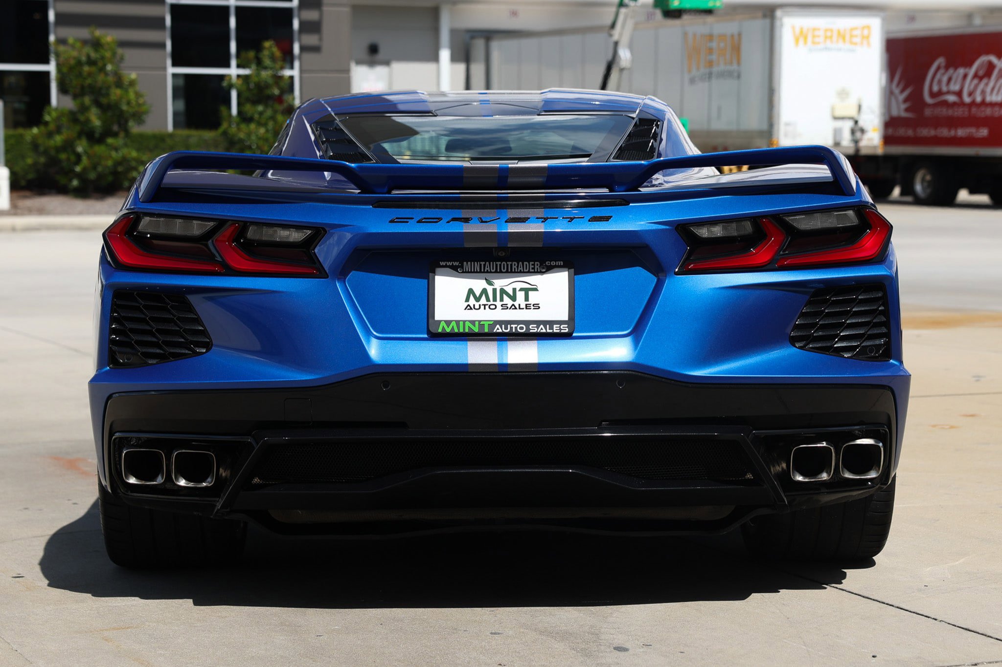 Used 2021 Chevrolet Corvette Stingray Coupe w/ Z51 Performance Package RWD image 11