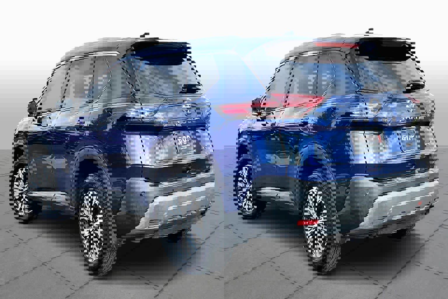 Used 2021 Nissan Rogue SV w/ Premium Package image 12