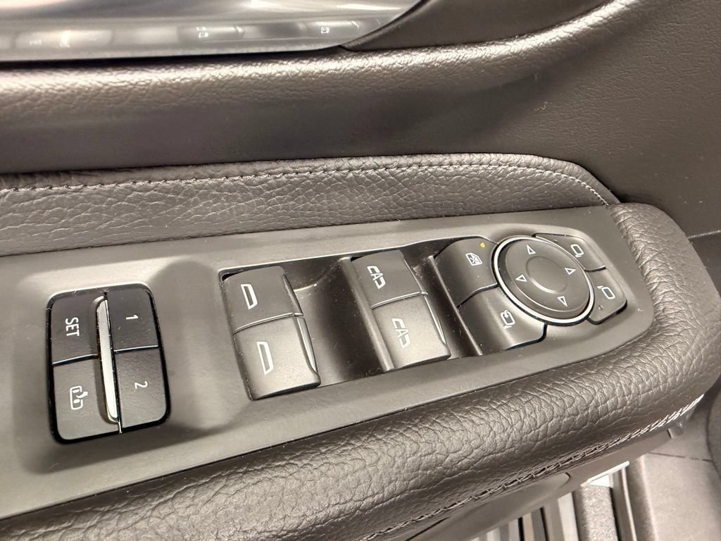 Used 2023 GMC Yukon Denali AWD/4WD image 25