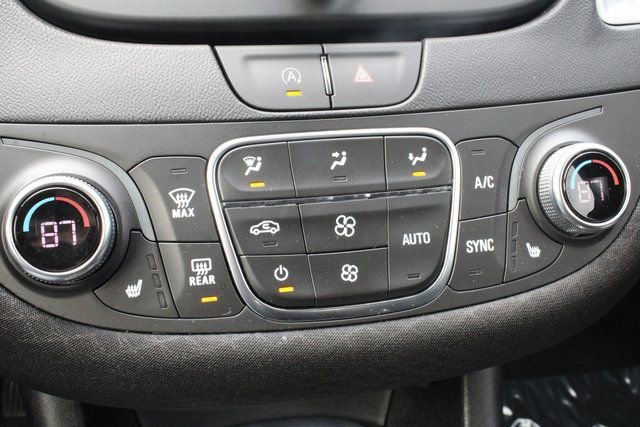 Used 2025 Chevrolet Malibu LT image 24