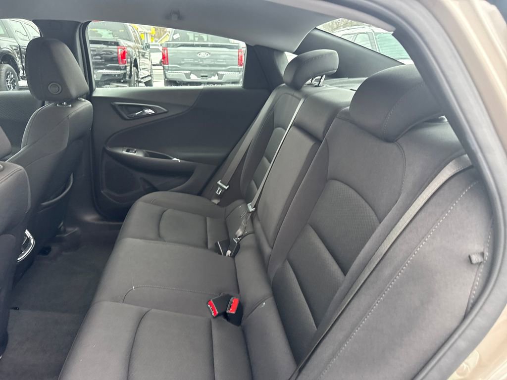 Used 2025 Chevrolet Malibu LT image 16