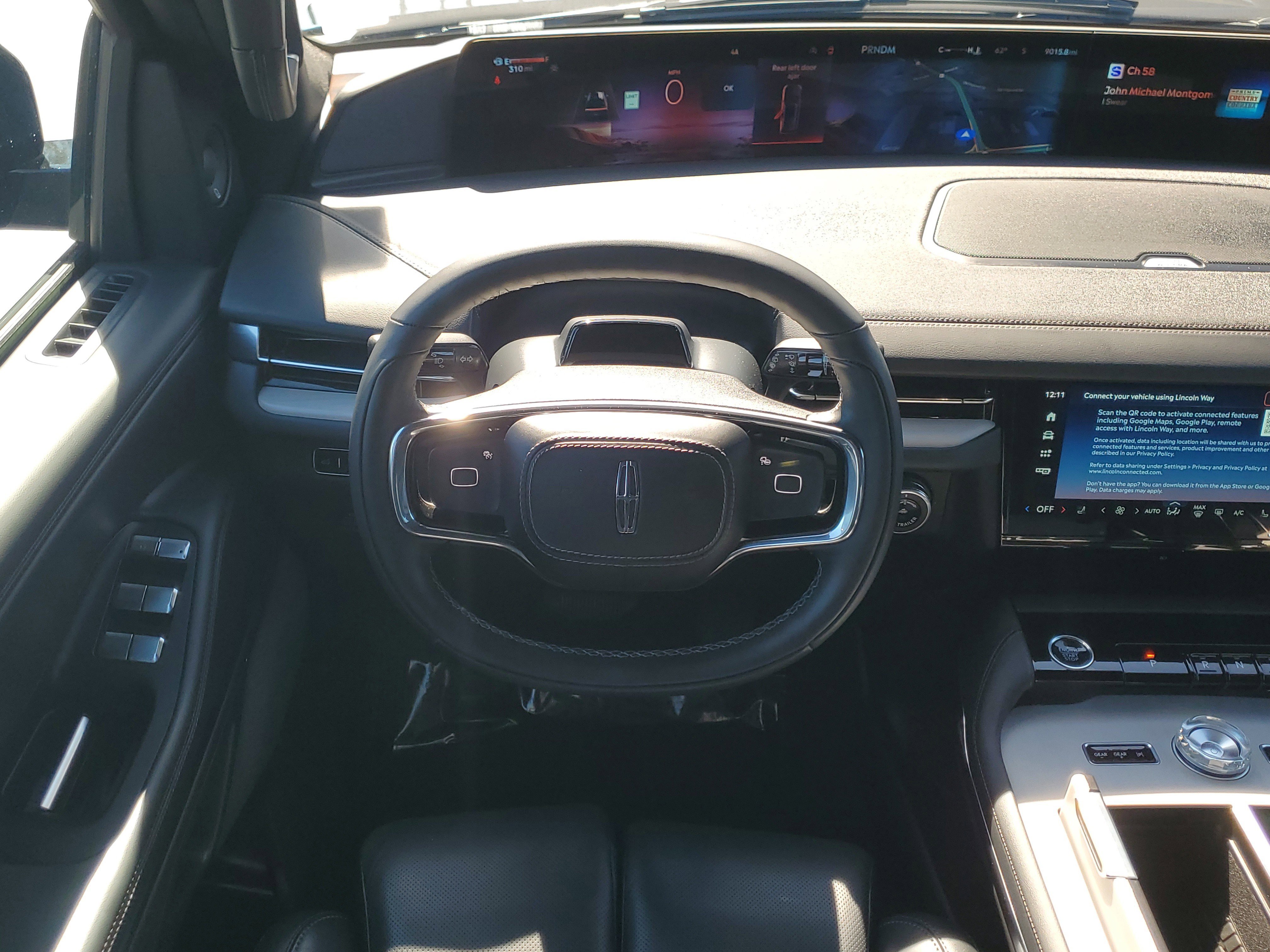 Used 2025 Lincoln Navigator Reserve w/ Jet Appearance Package image 18