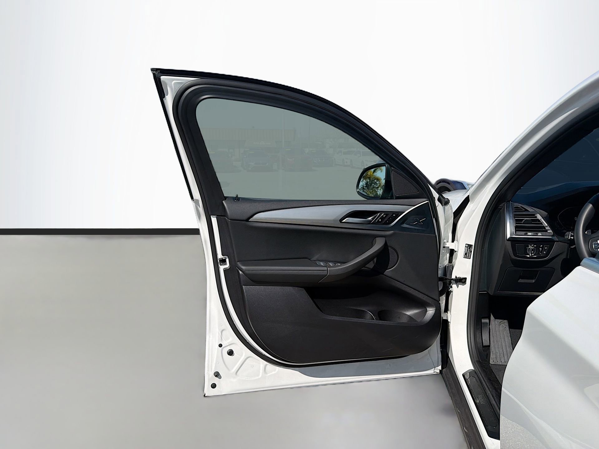 Certified 2025 BMW X4 xDrive30i w/ Premium Package image 23