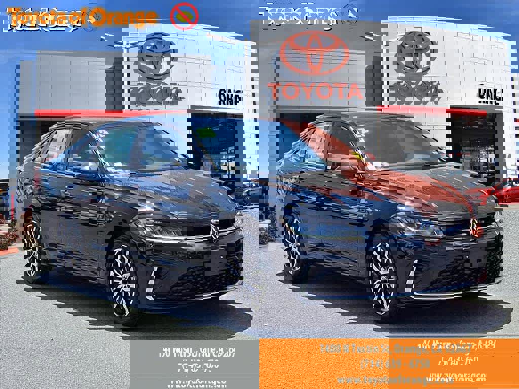 Used 2025 Volkswagen Jetta SE image 1