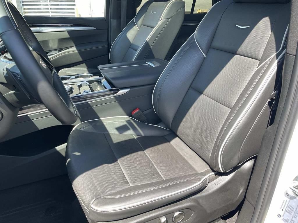 Certified 2025 Cadillac Escalade Sport AWD/4WD image 25