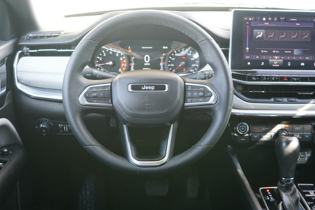 Used 2024 Jeep Compass Limited AWD/4WD image 13