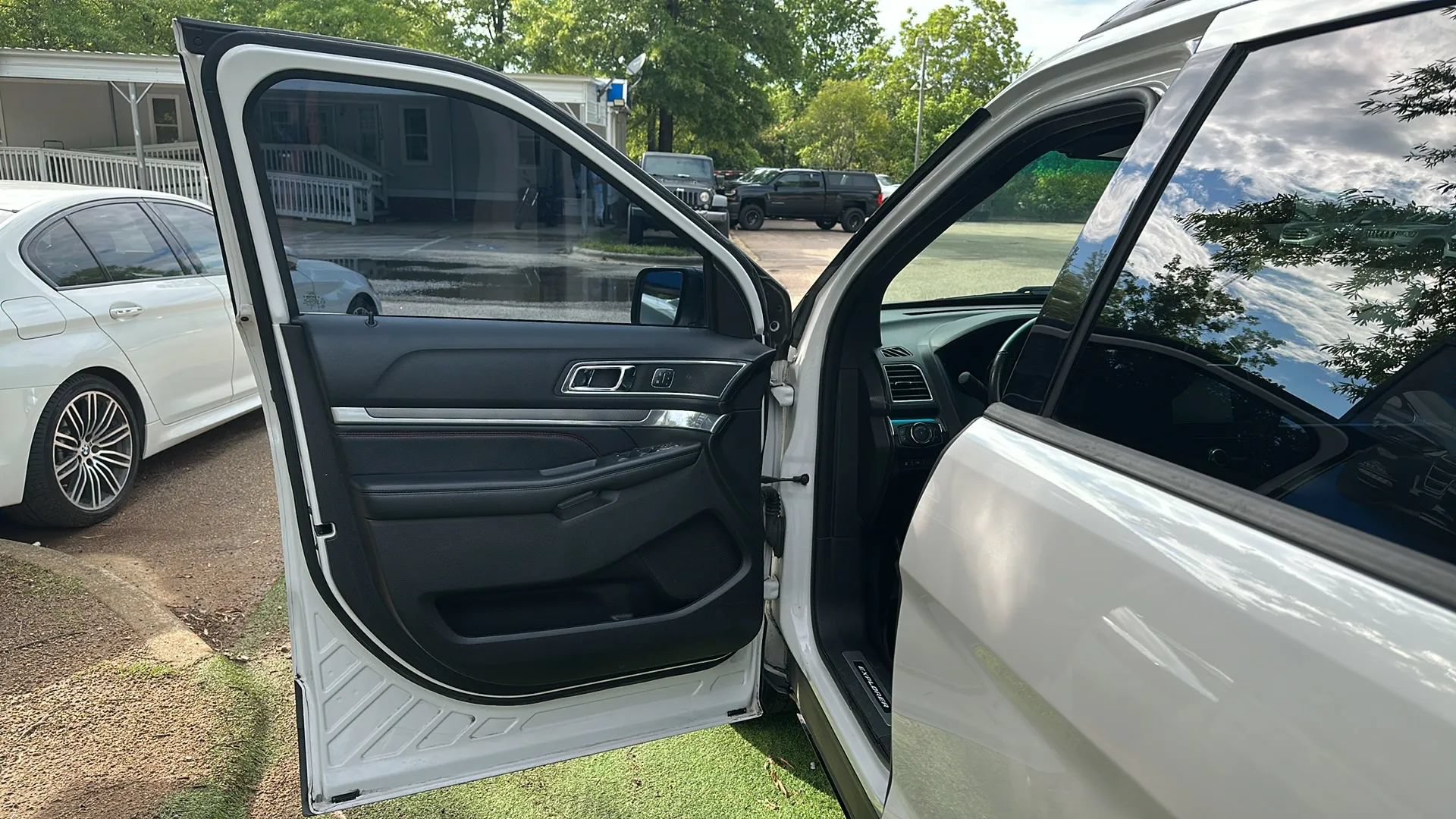 Used 2016 Ford Explorer Sport w/ Equipment Group 401A AWD/4WD image 16