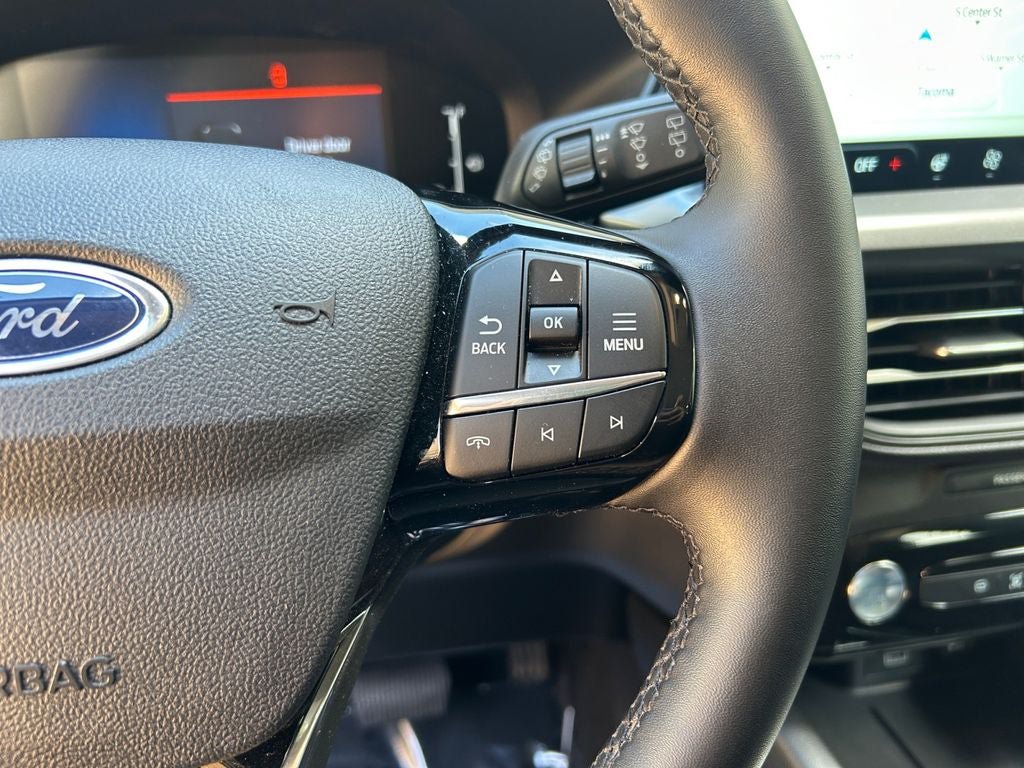 Used 2025 Ford Escape SE FWD image 16