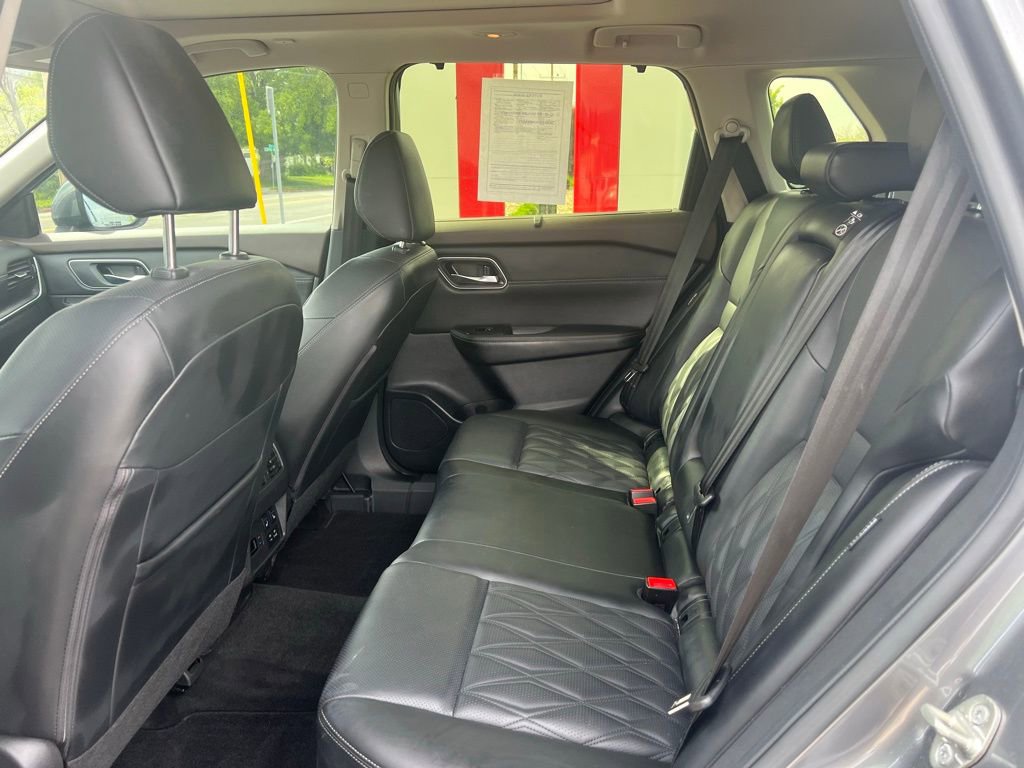 Used 2023 Nissan Rogue Platinum AWD/4WD image 8