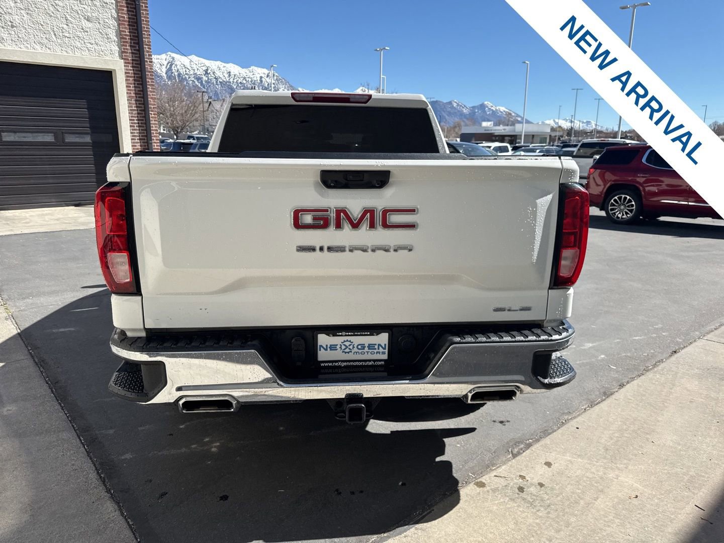Used 2023 GMC Sierra 1500 SLE image 6