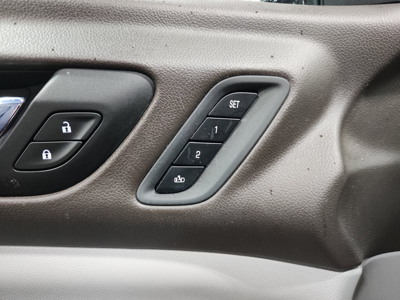 Used 2017 GMC Acadia SLT FWD image 16