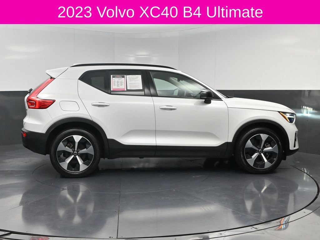 Used 2023 Volvo XC40 B4 Ultimate FWD image 4