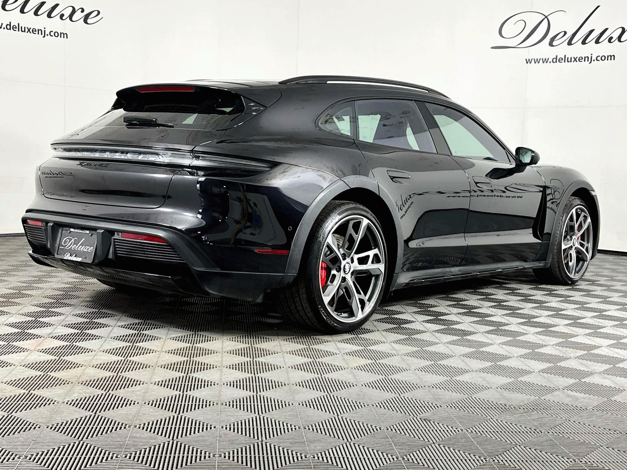 Used 2023 Porsche Taycan 4S AWD/4WD image 6
