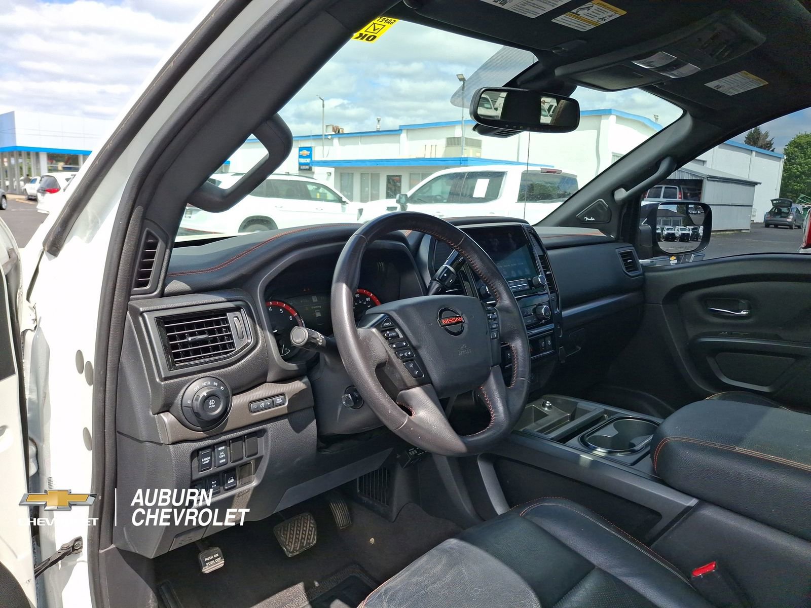 Used 2021 Nissan Titan PRO-4X w/ Pro-4x Convenience Package AWD/4WD image 19