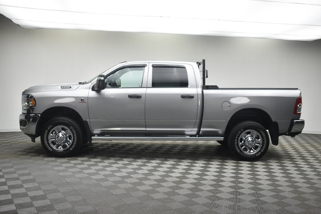Used 2024 RAM 2500 Tradesman w/ Chrome Appearance Group AWD/4WD image 8