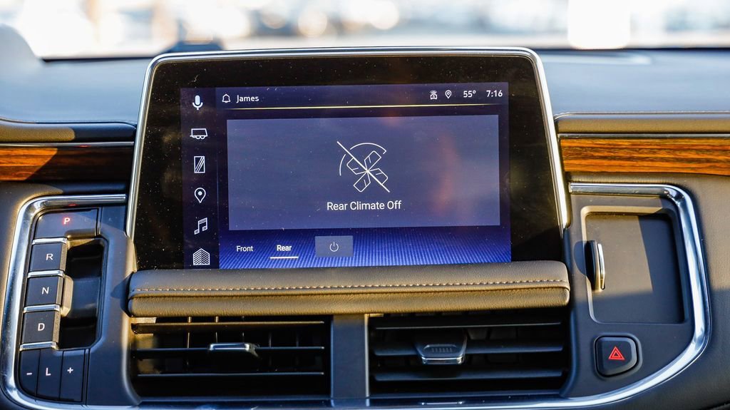 Used 2024 Chevrolet Suburban High Country w/ Premium Package image 17